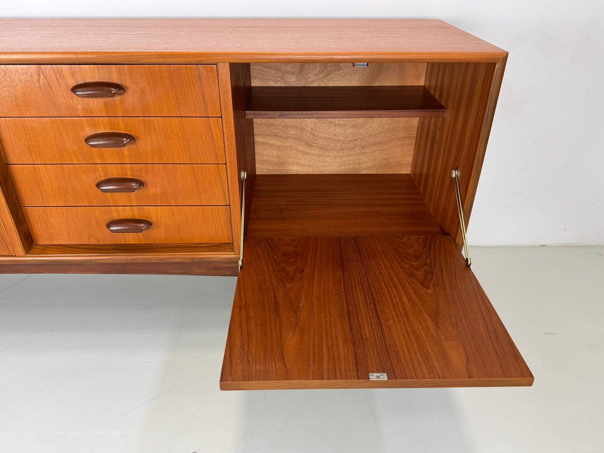 Buffet vintage G-Plan.