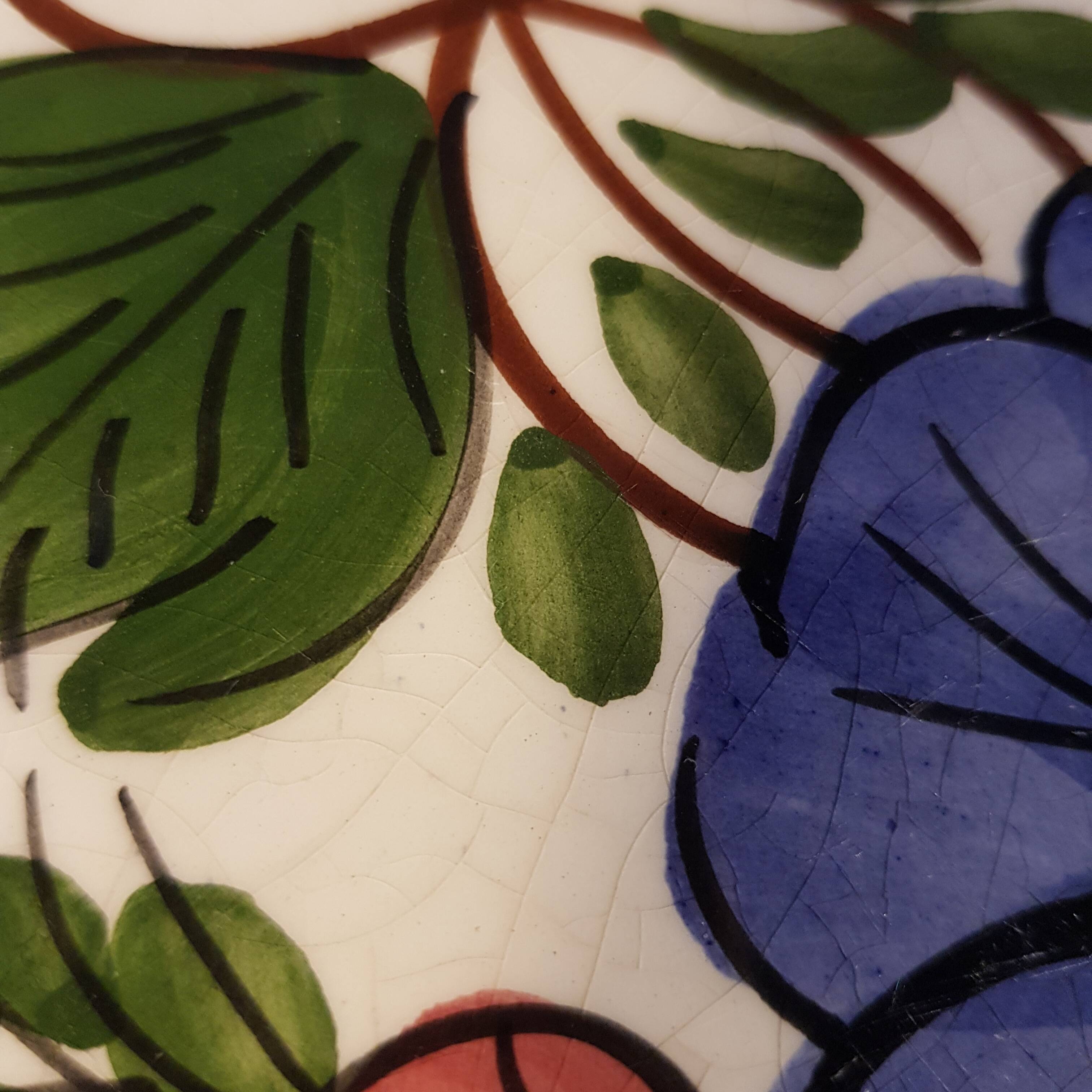 4 decorative earthenware plates