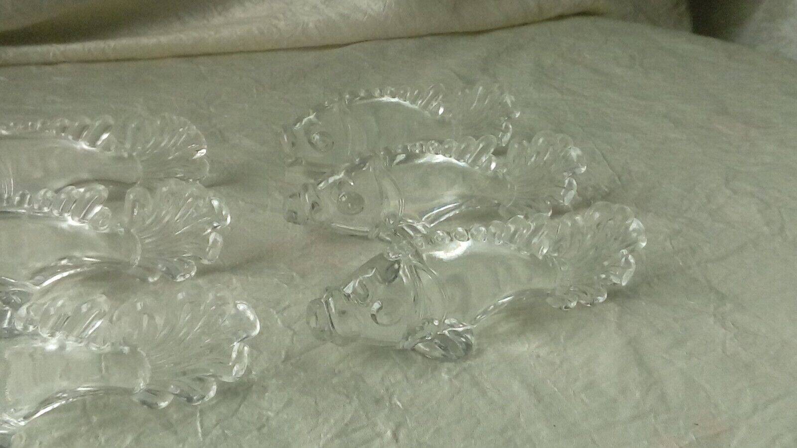 Set of 6 fish-shaped glass knife holder signed yer depose