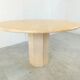 Table à manger ronde italienne en travertin années 1970
