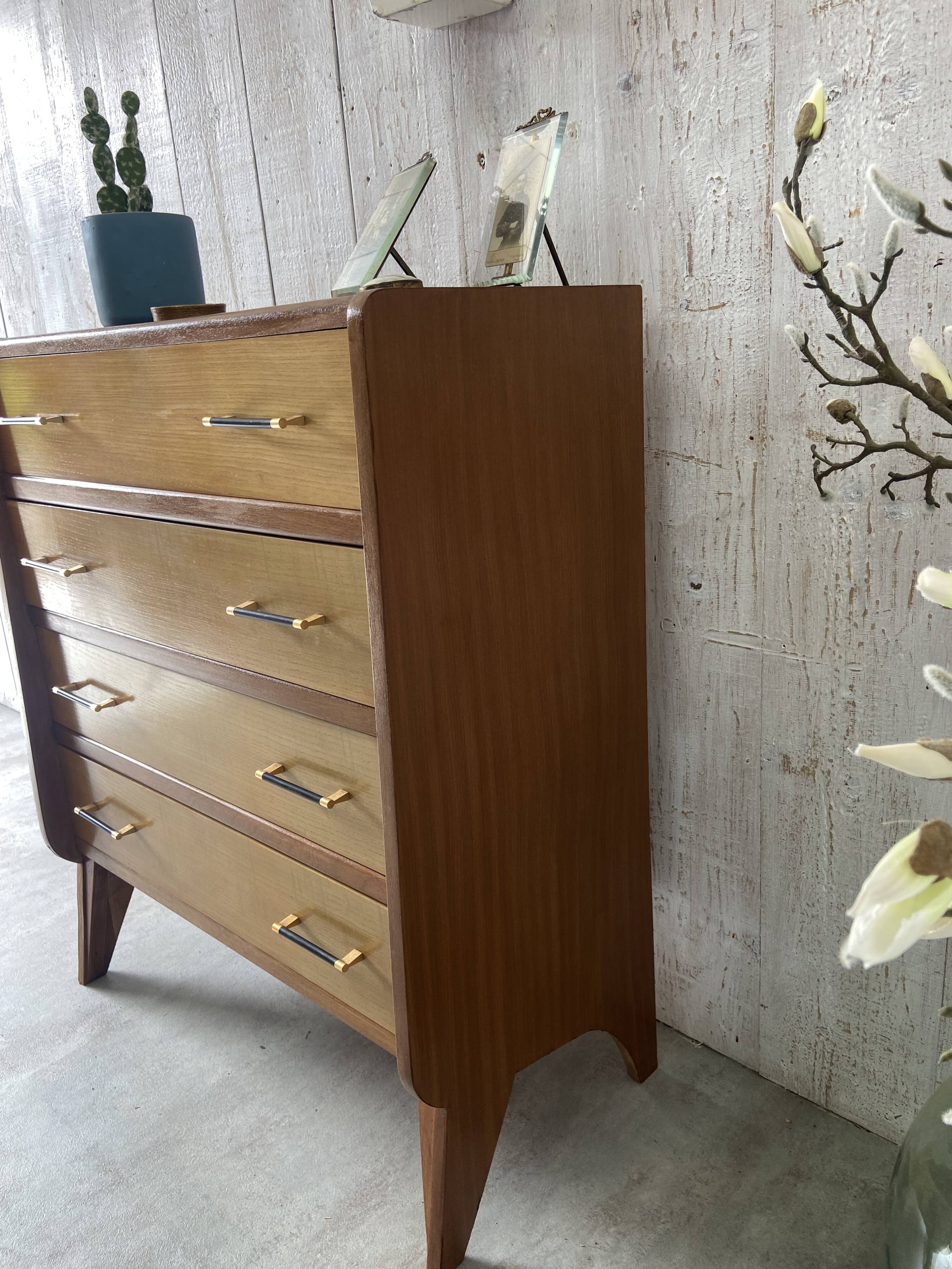 Vintage chest of drawers