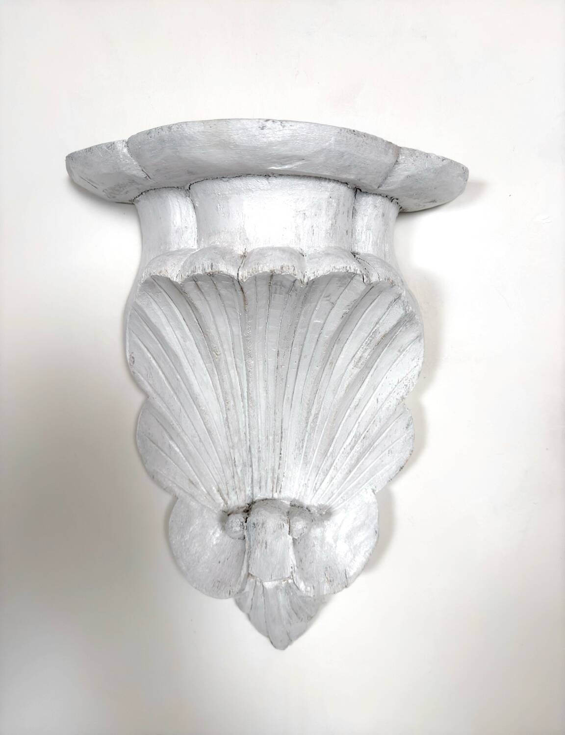 Wall shelf "Rocaille"