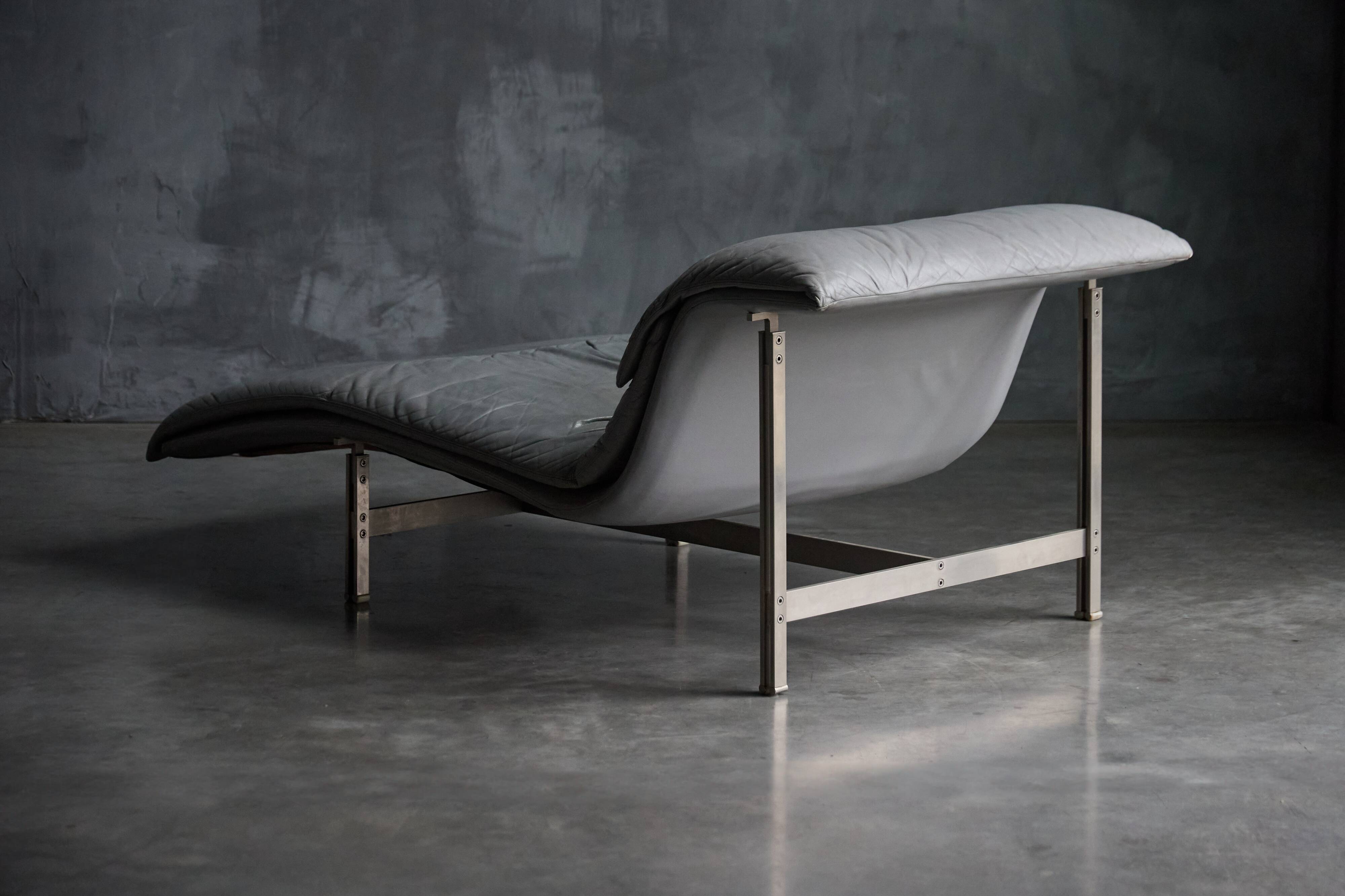 "Wave" Lounge Chair by Giovanni Offredi for Saporiti, Italy, 1974