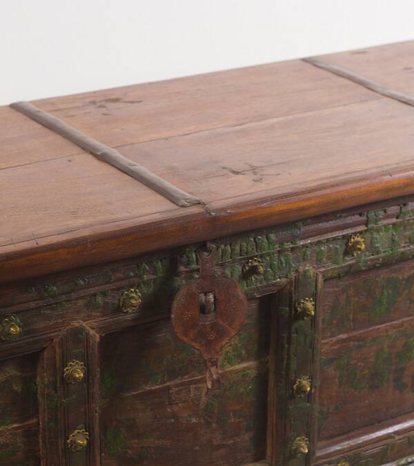 Grand coffre en bois