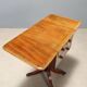 Petite table ancienne victorienne en acajou avec incrustations, Angleterre, XIXe siècle