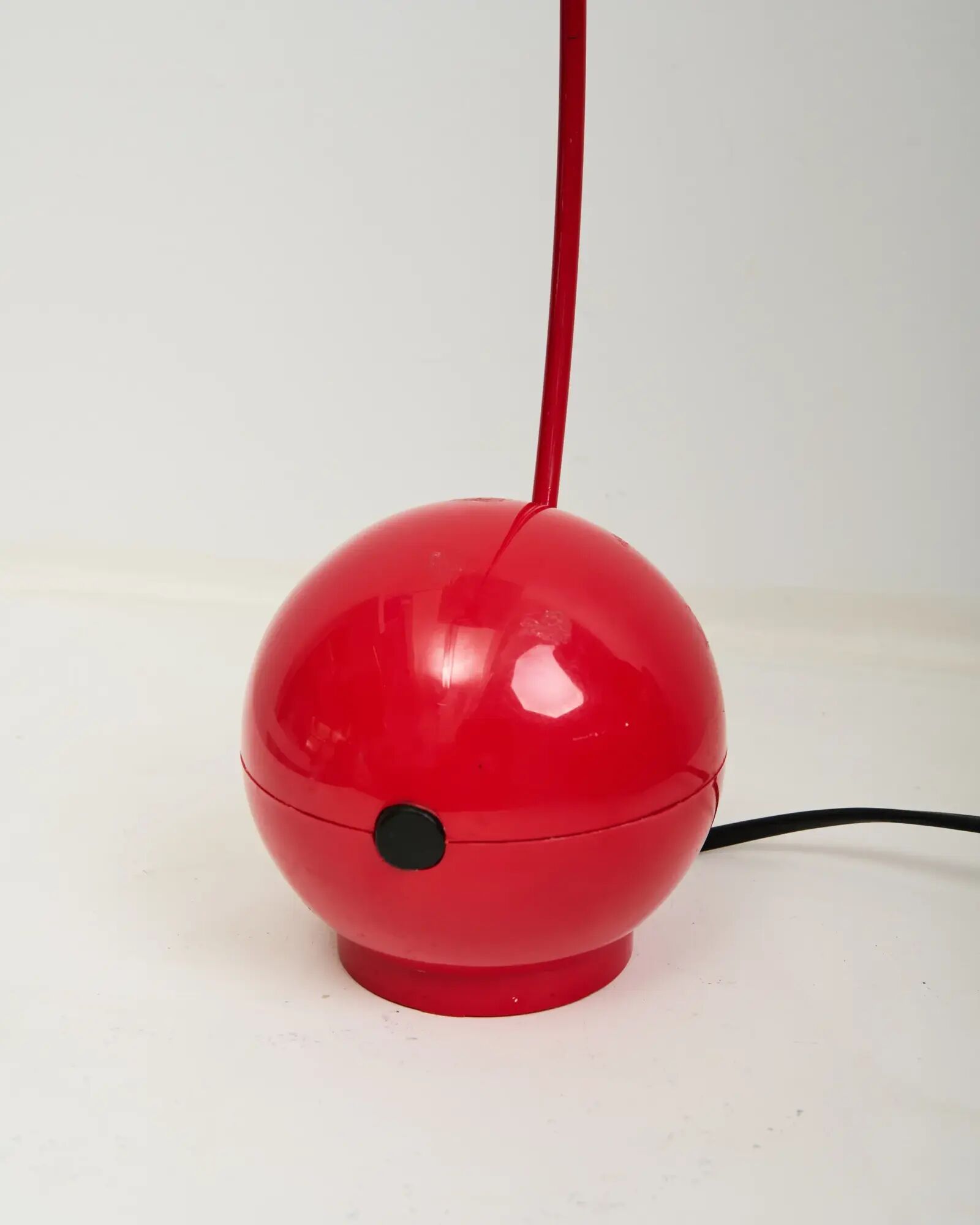 Memphis red desk lamp, 1970s