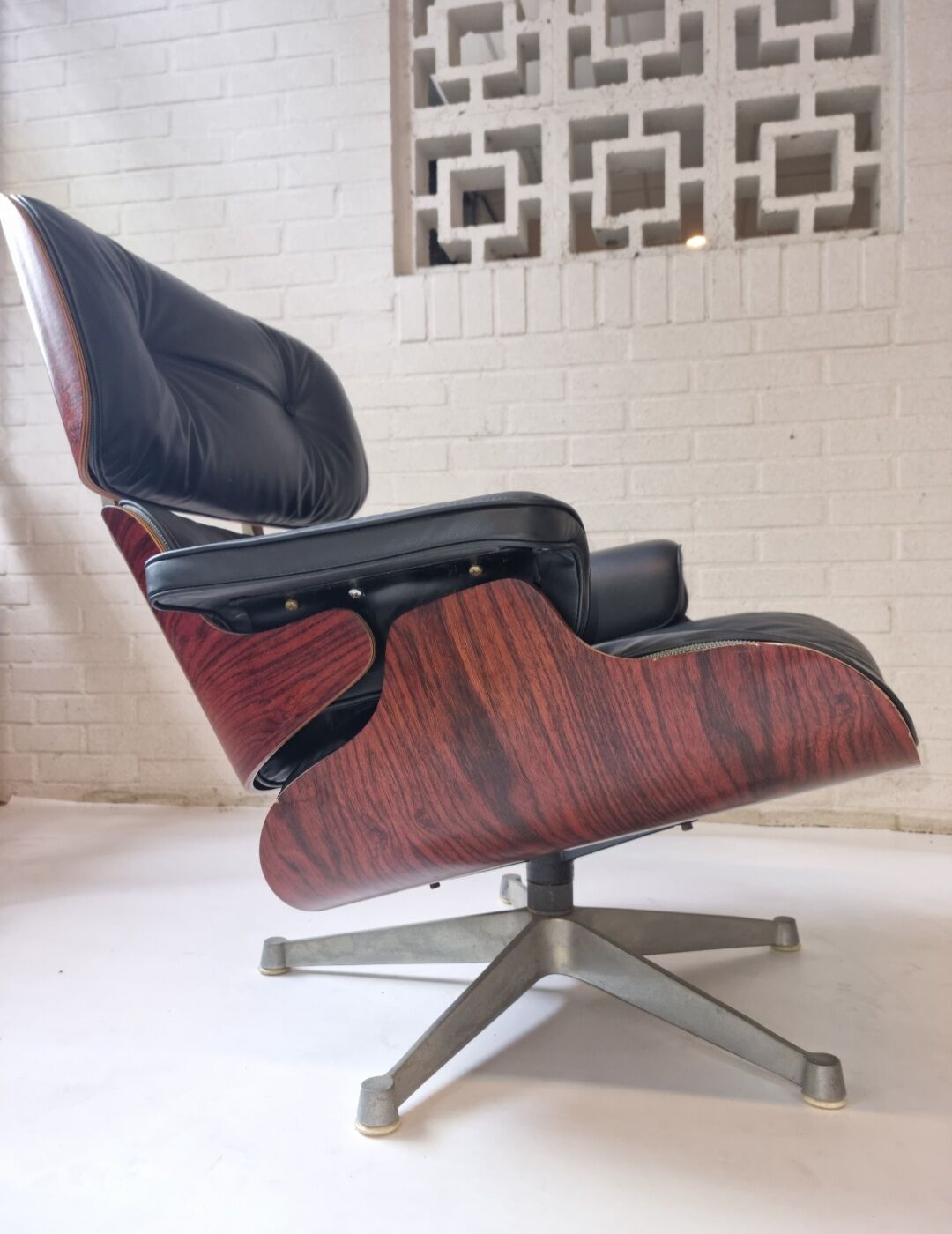 Eames Lounge chair & ottoman by Charles & Ray Eames for Herman Miller