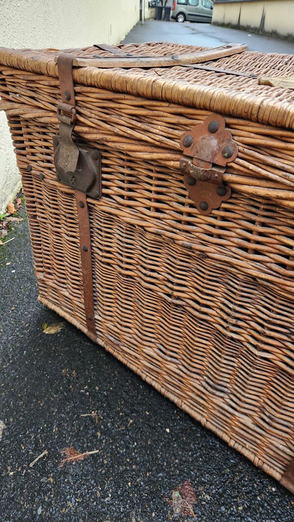 Ancienne malle de voyage Vintage en rotin osier des années 1900