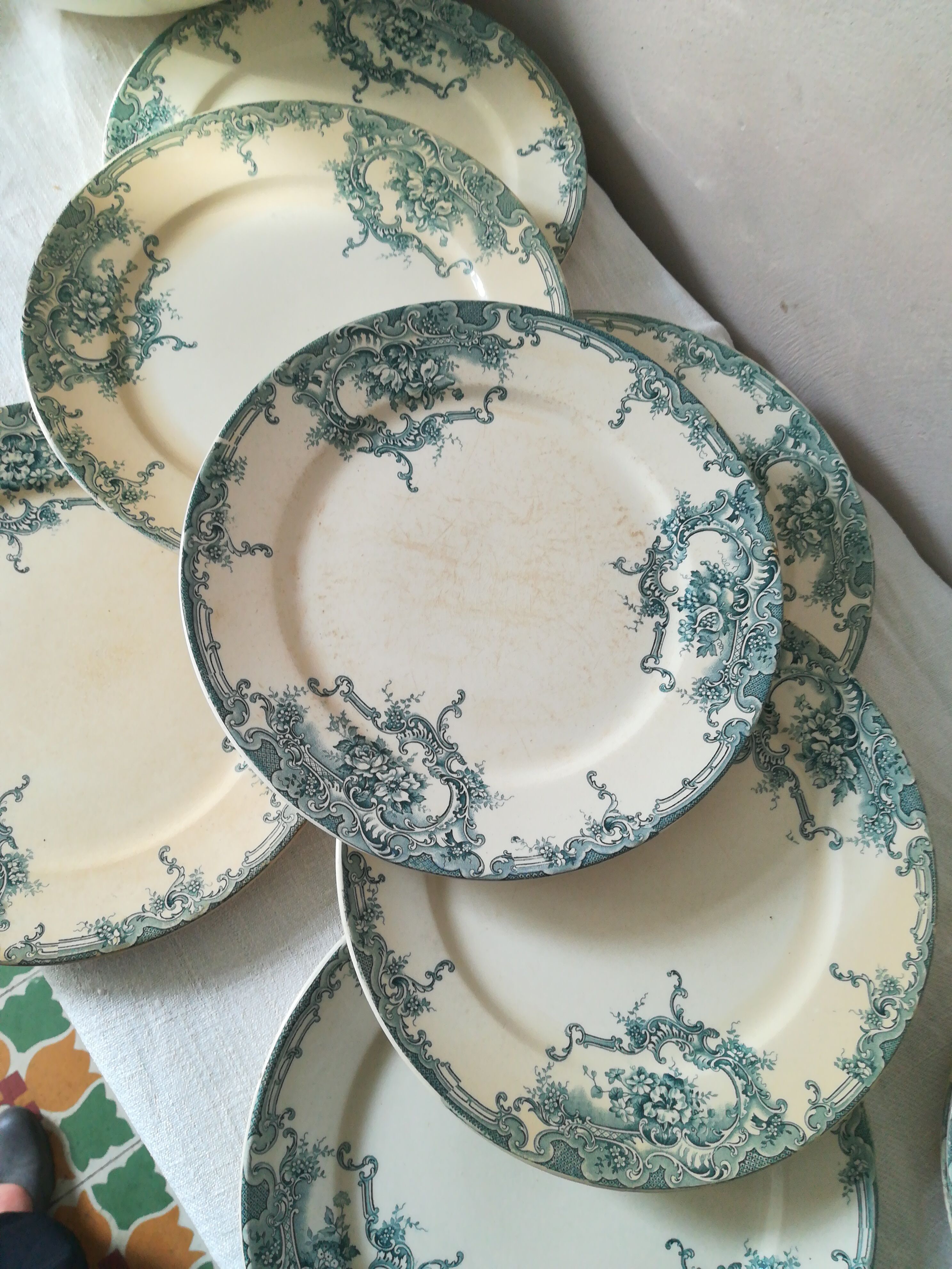 Ensemble d'assiettes terre de fer