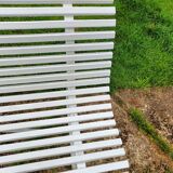 Banc de jardin ancien avec pieds en métal