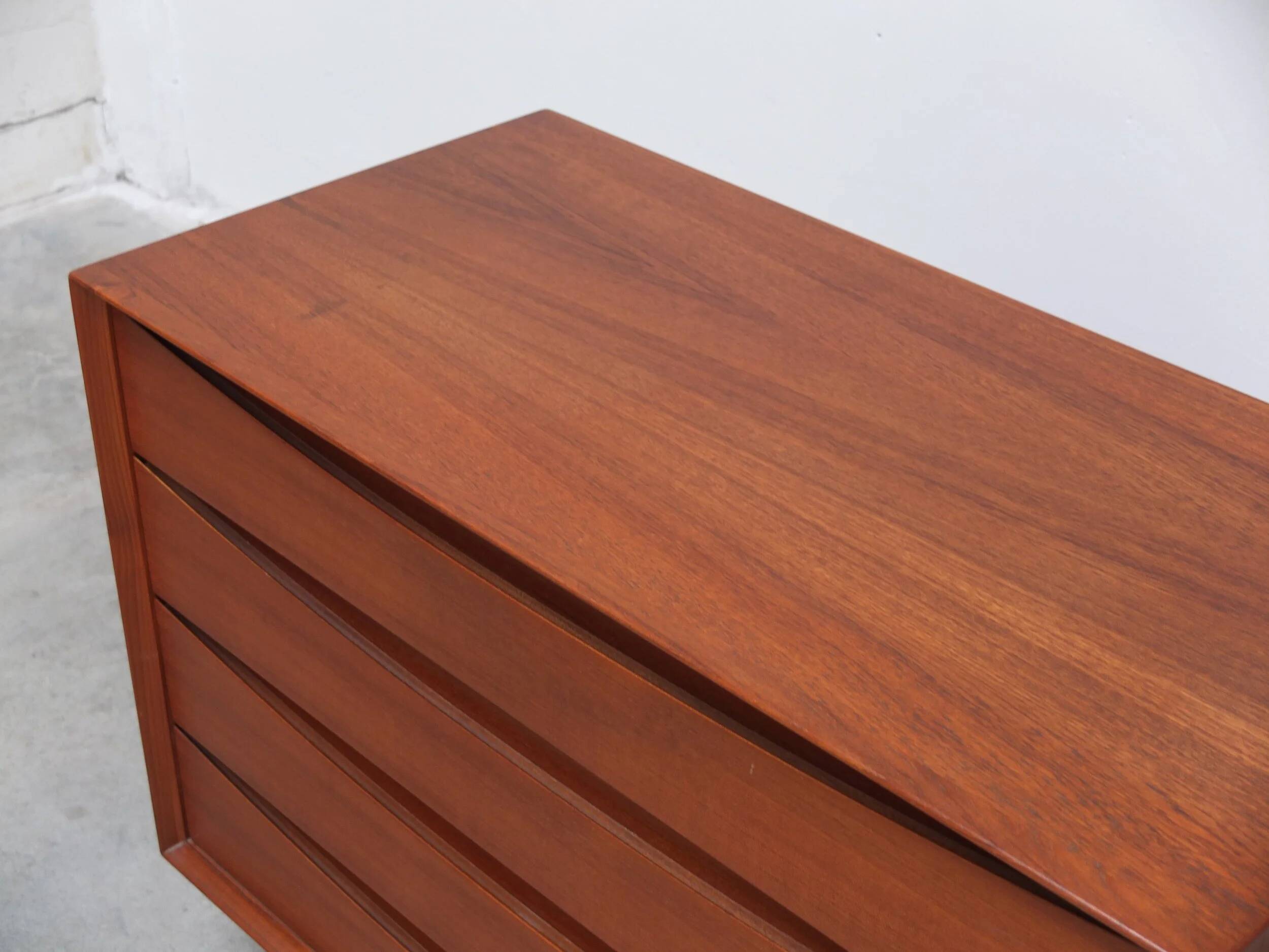 Freestanding chest of drawers in teak by Arne Vodder for Sibast, 1960s