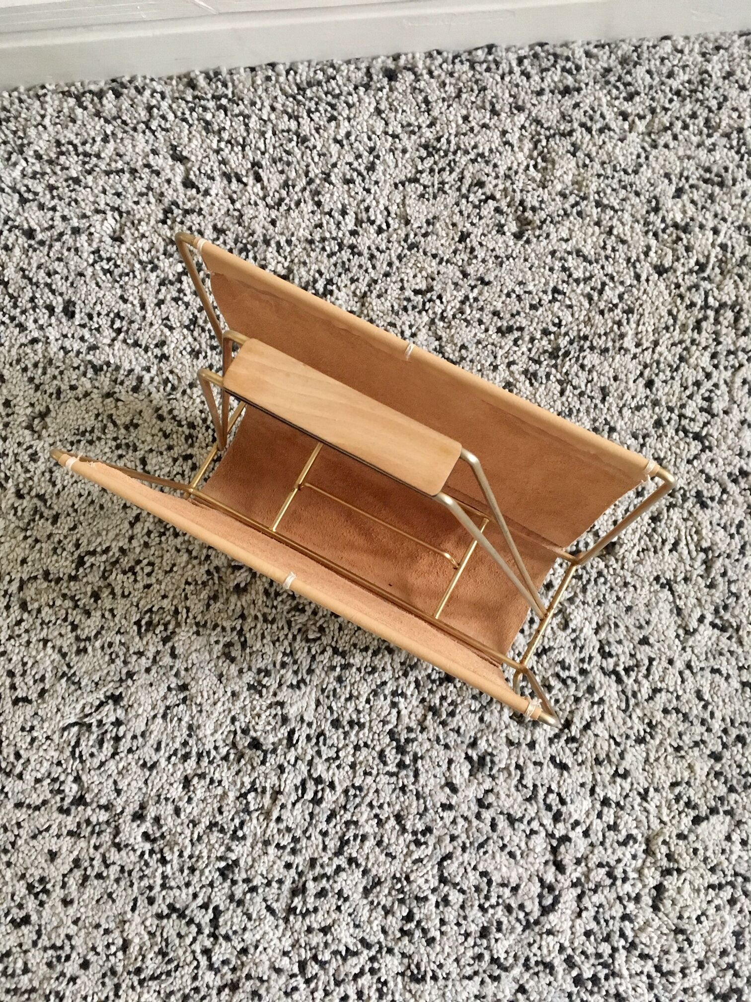 Magazine rack leather "nude"
