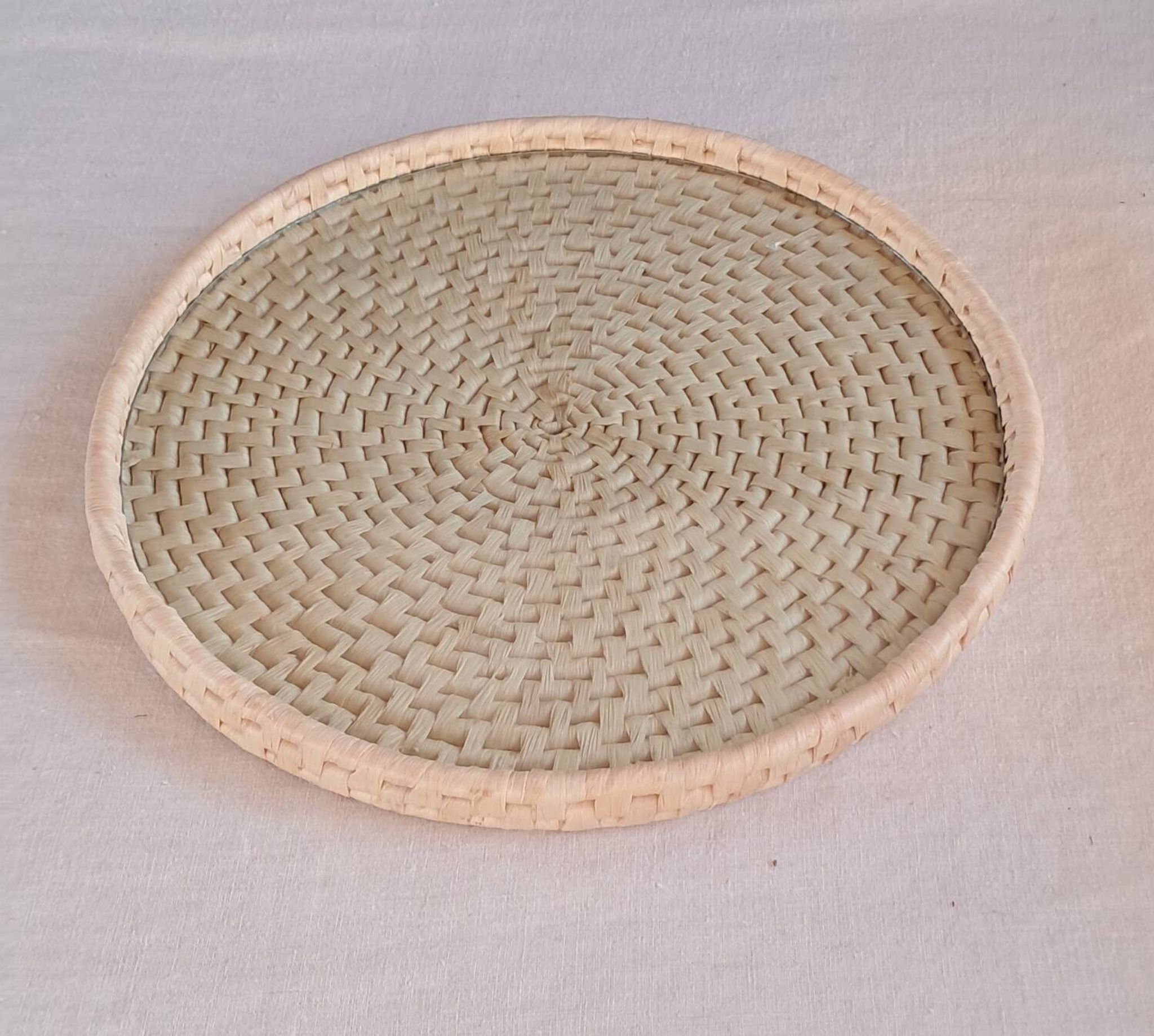 Varnished rattan tray