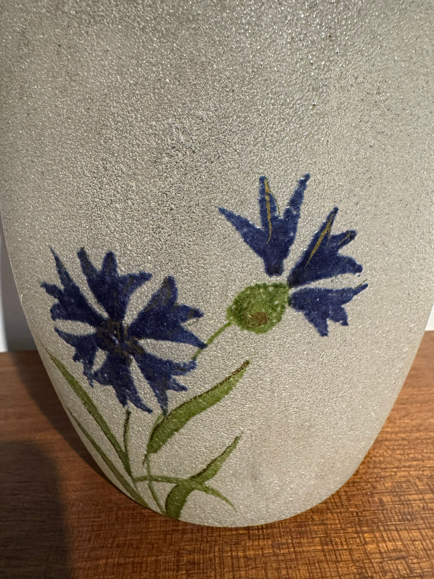 Blueberry biscuit jar circa 1930/1940