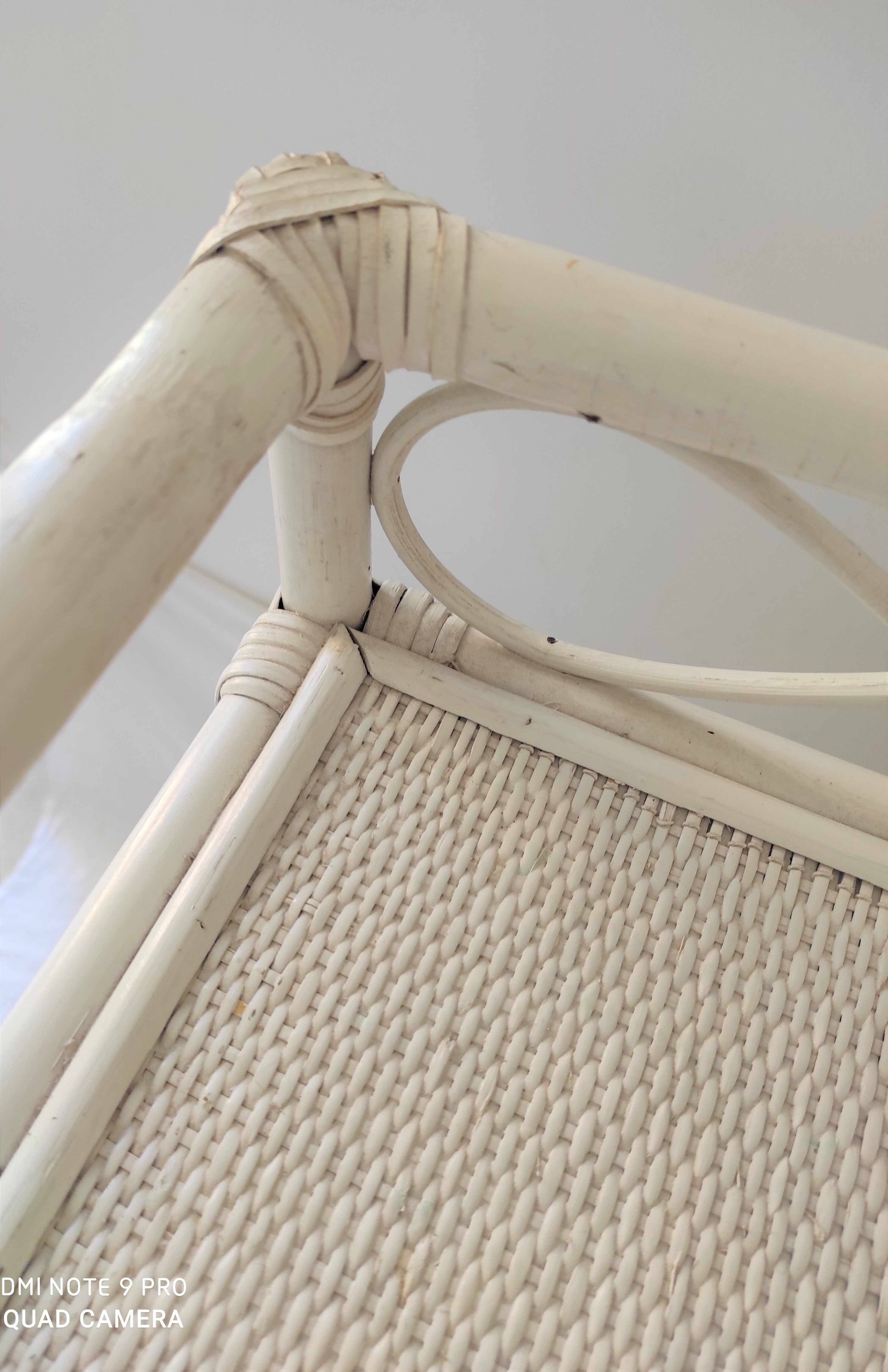 Meuble en rotin blanc
