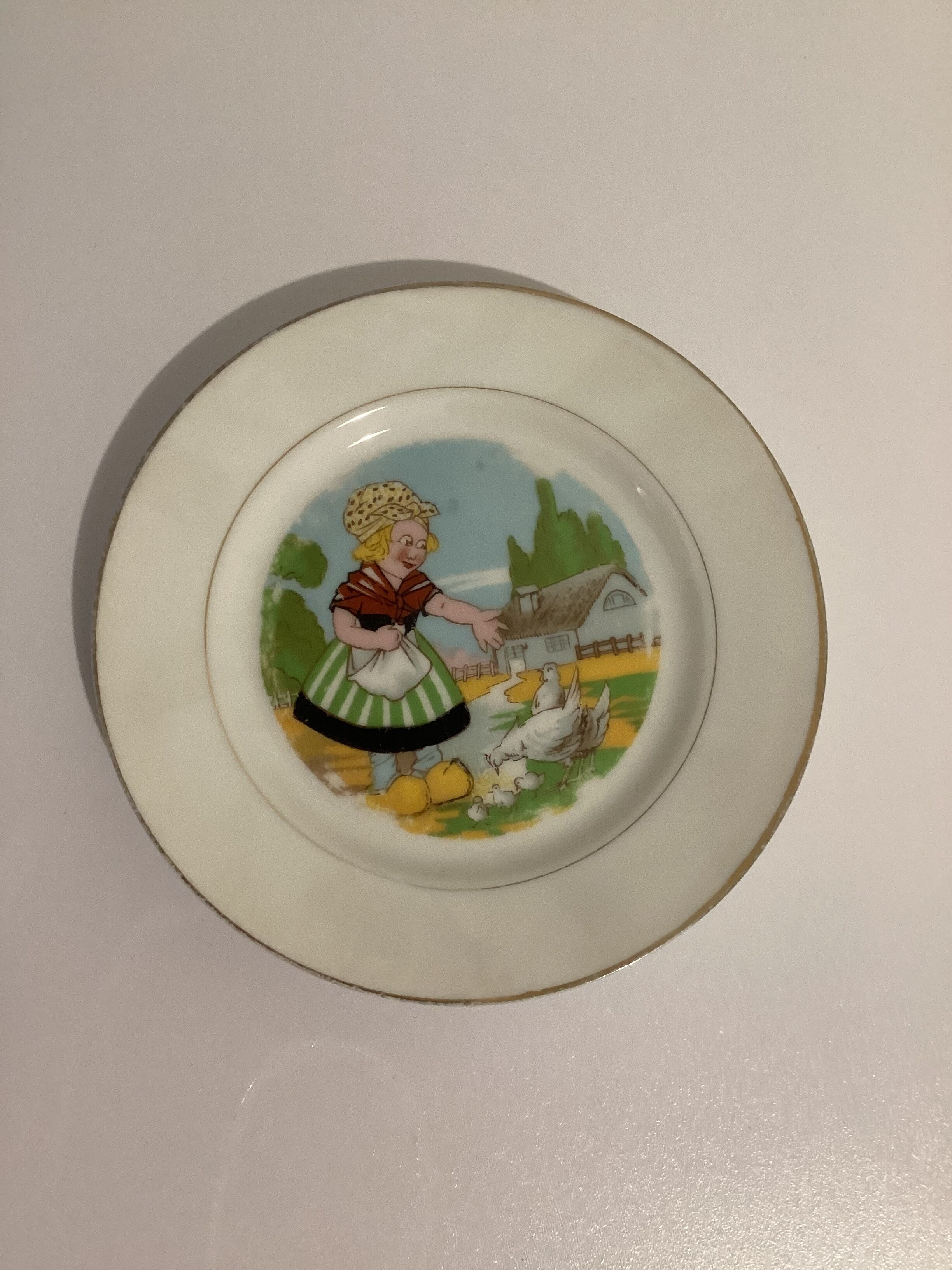 Set of 8 old dessert plates