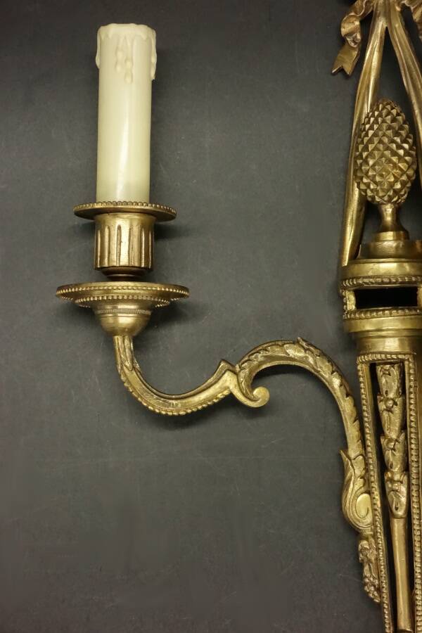 Pair of large wall sconces with bow in Louis XVI style from the 19th century - bronze