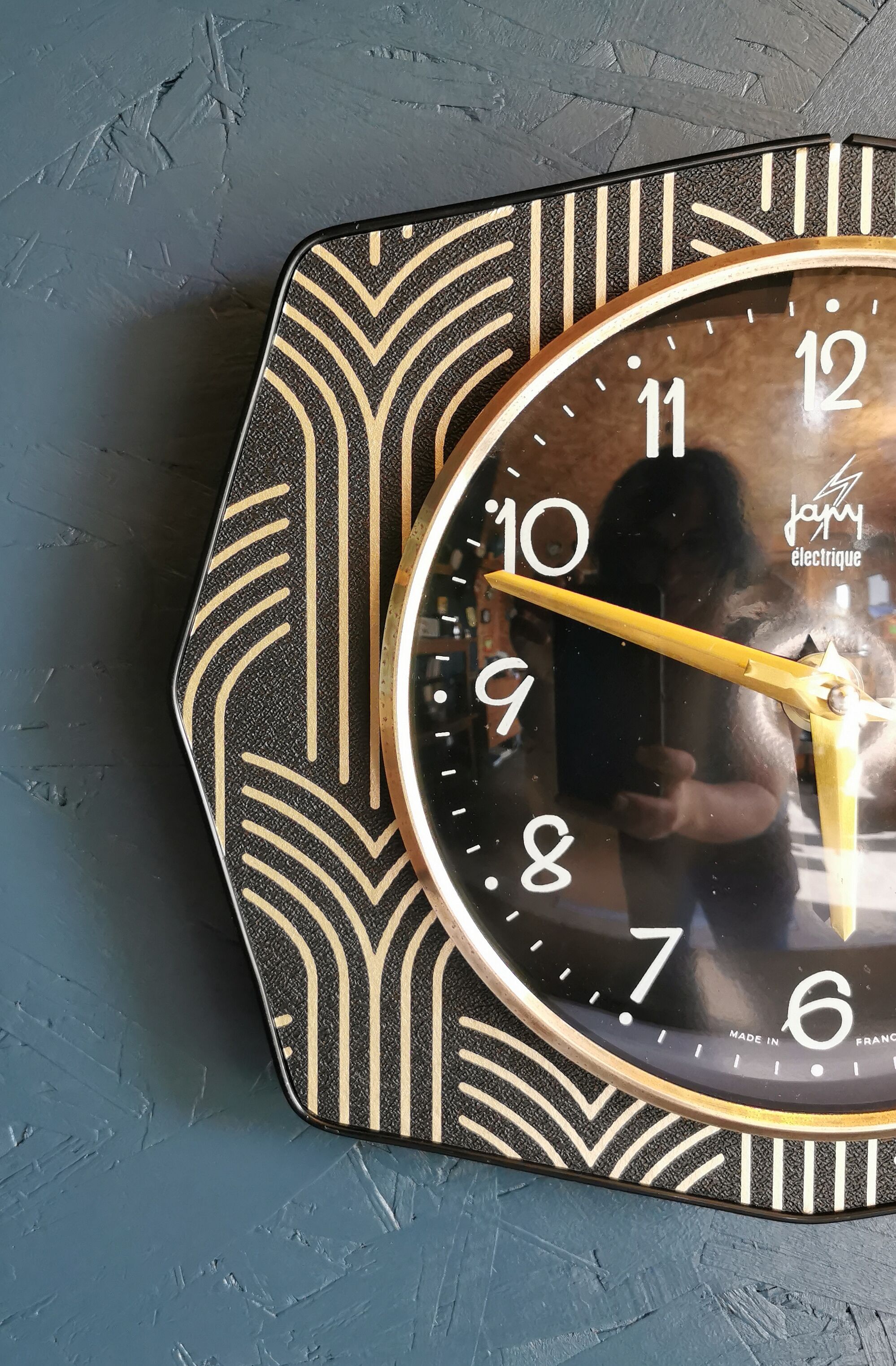 Vintage clock silent wall clock 60s "Golden Black Electric Japy"