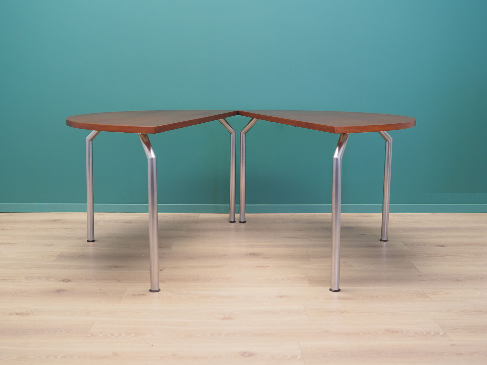 Table demi-ronde en teck, design danois, années 1970, fabricant: Bent Krogh