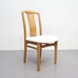 Vintage eetkamerstoelen met nieuwe stoffering in Boucle