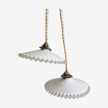 Pair of white opaline suspensions