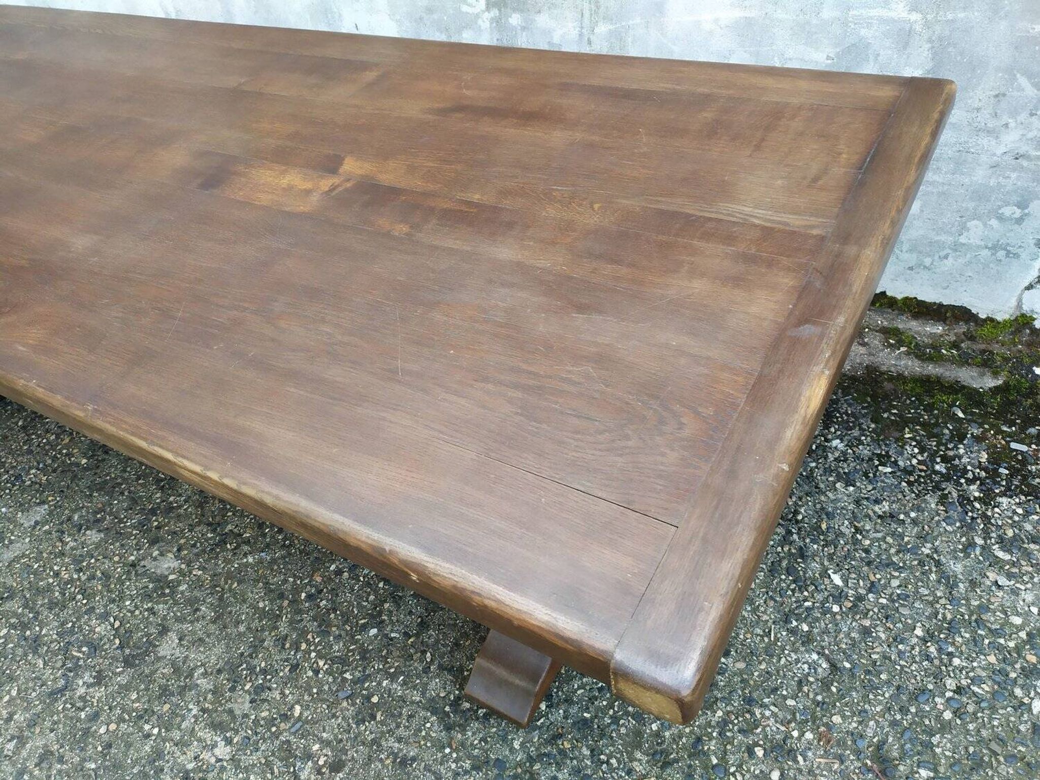 Table de conférence monastère chêne