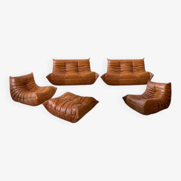 Togo Ensemble de 2 canapés deux places, 2 fauteuils et un pouf en cuir de pin de Dubaï