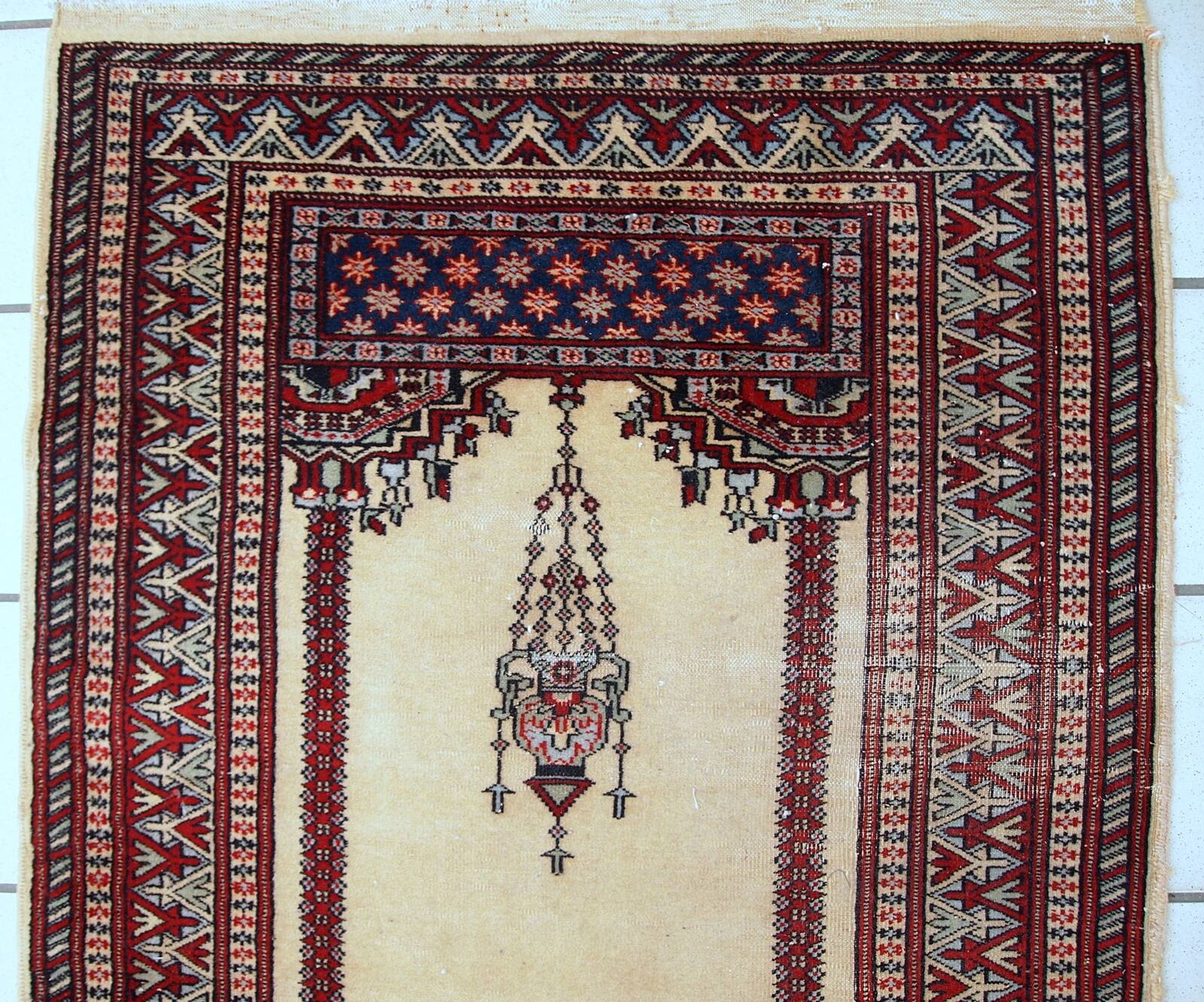 Tapis de Prière Vintage Lahore Pakistanais, Années 1960, Élégance et Tradit