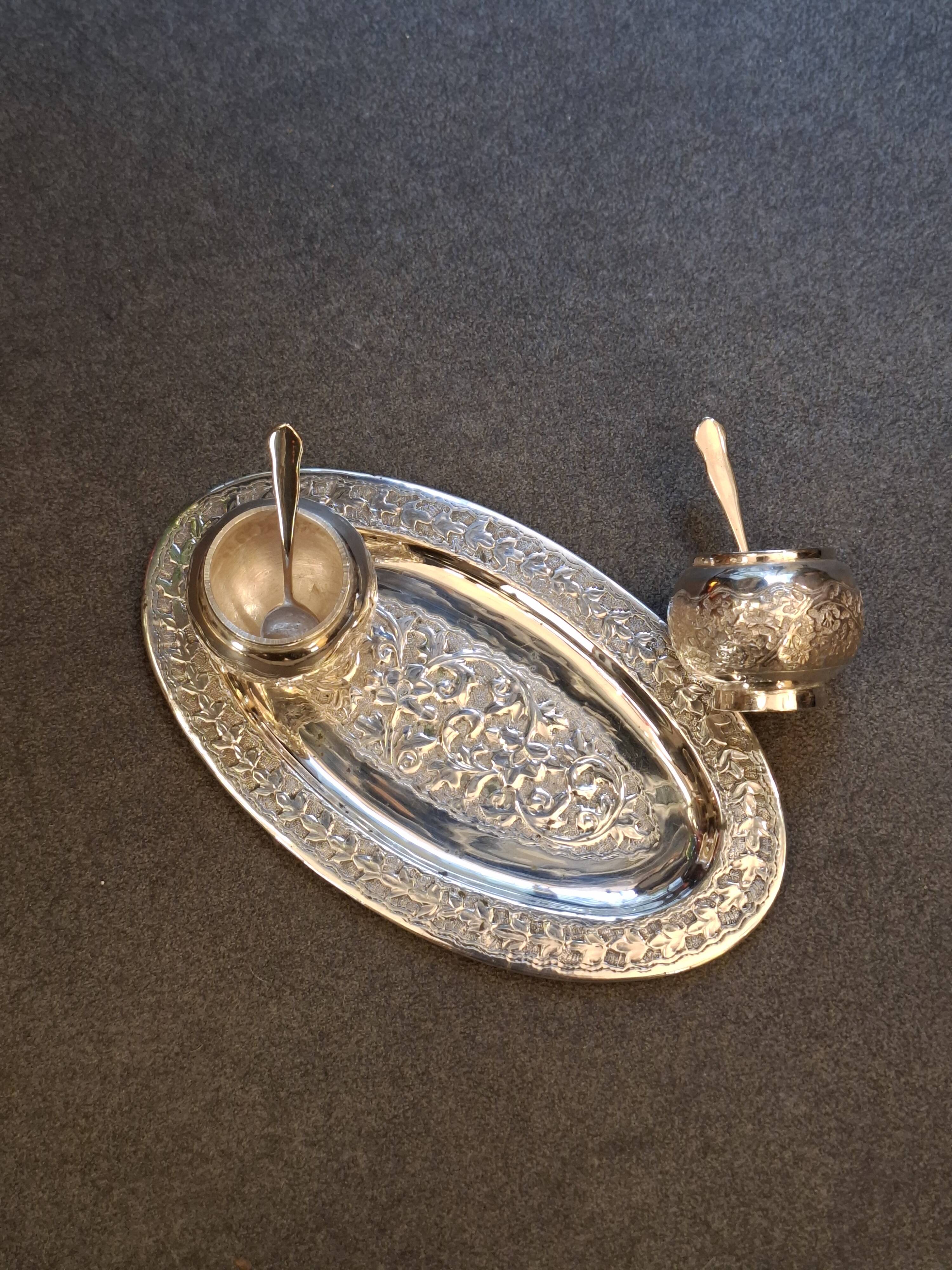 Silver-plated table salt and pepper shaker