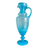 Aiguière, pichet en opaline bleu ciel