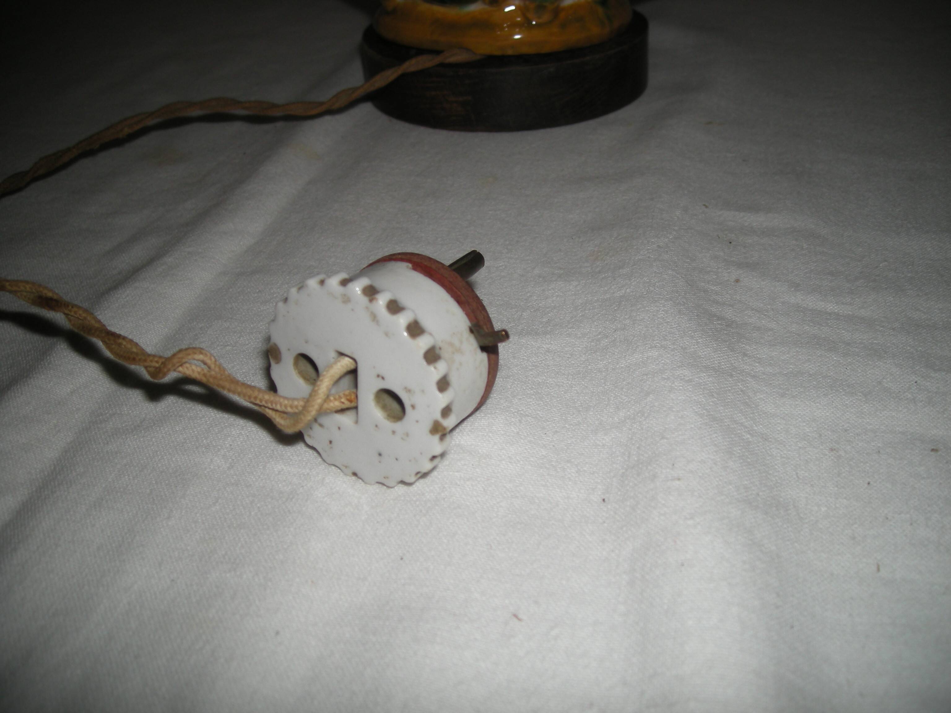 Openwork porcelain lamp base - Italy from the 1920s