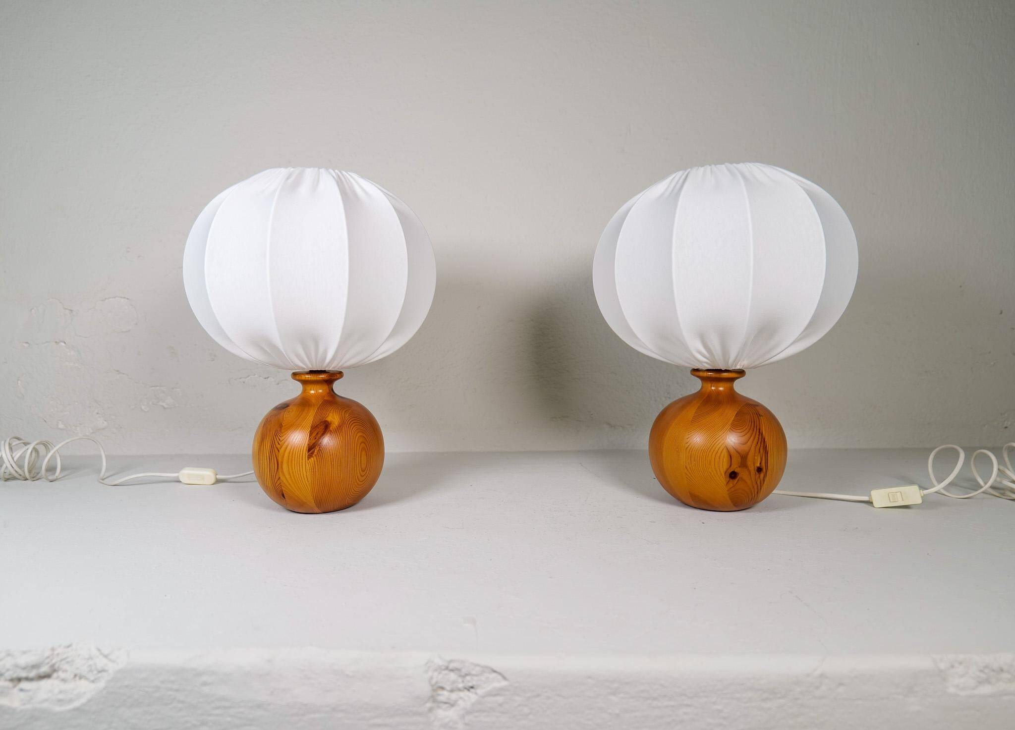 Sculptural modern table lamps from the mid-century in solid pine, Fagerhults Sweden, 1970.