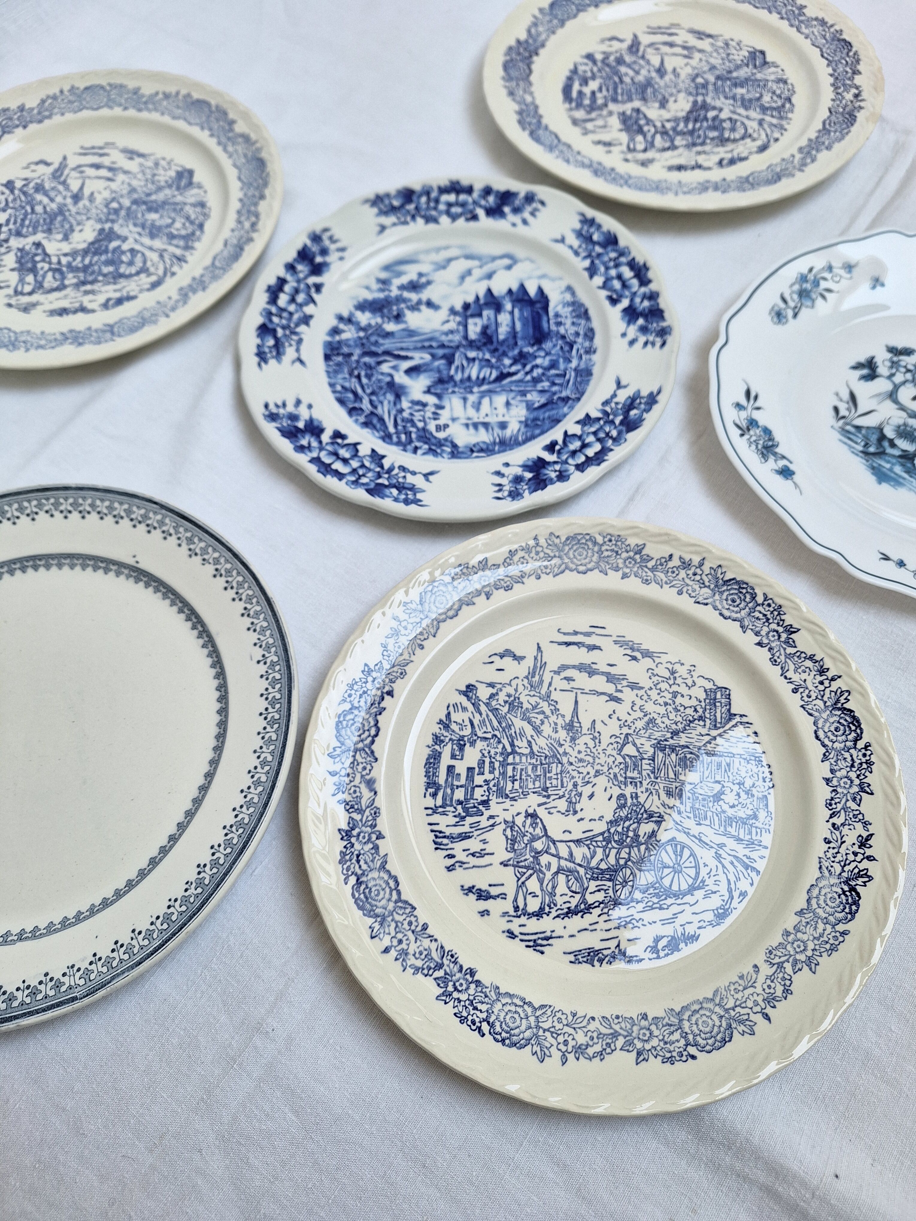 6 vintage flat plates