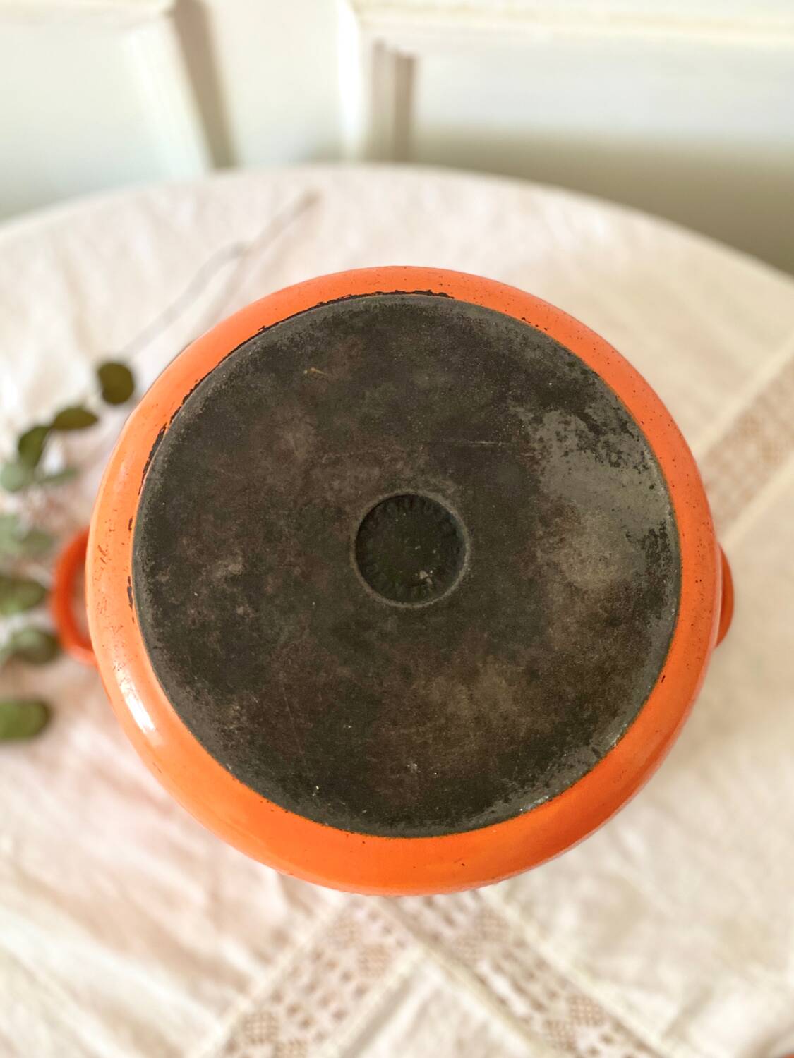Le Creuset casserole dish in round enameled cast iron 26cm 4 L vintage orange