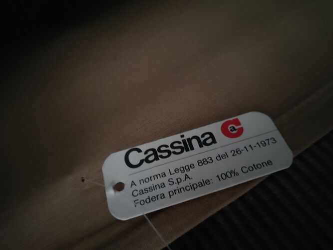 Canapé par Vico Magistretti pour Cassina modèle Maralunga