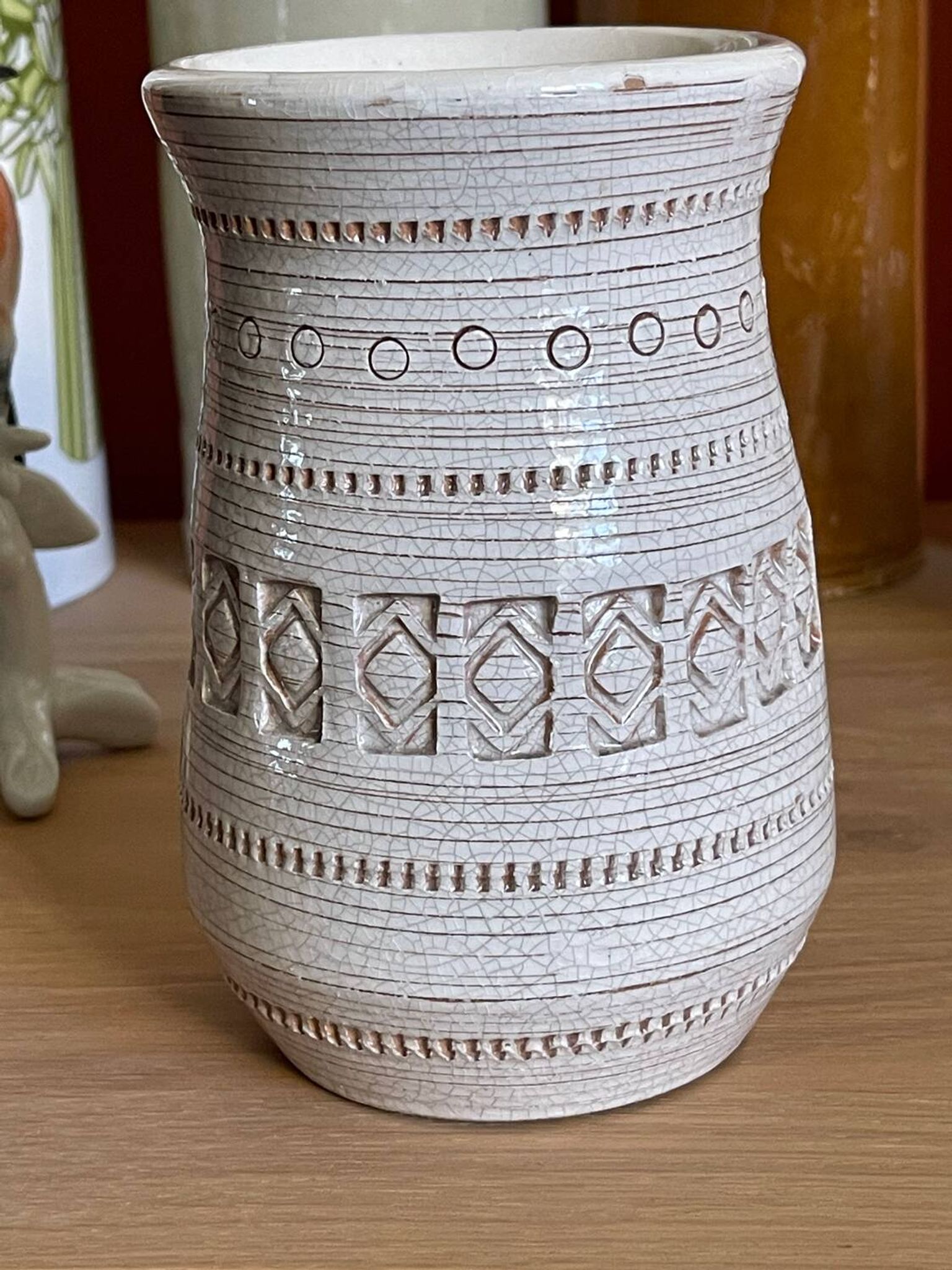 Cracked ceramic vase after Jean Besnard