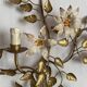 Grande applique fleurs et feuillage en métal doré années 50-60