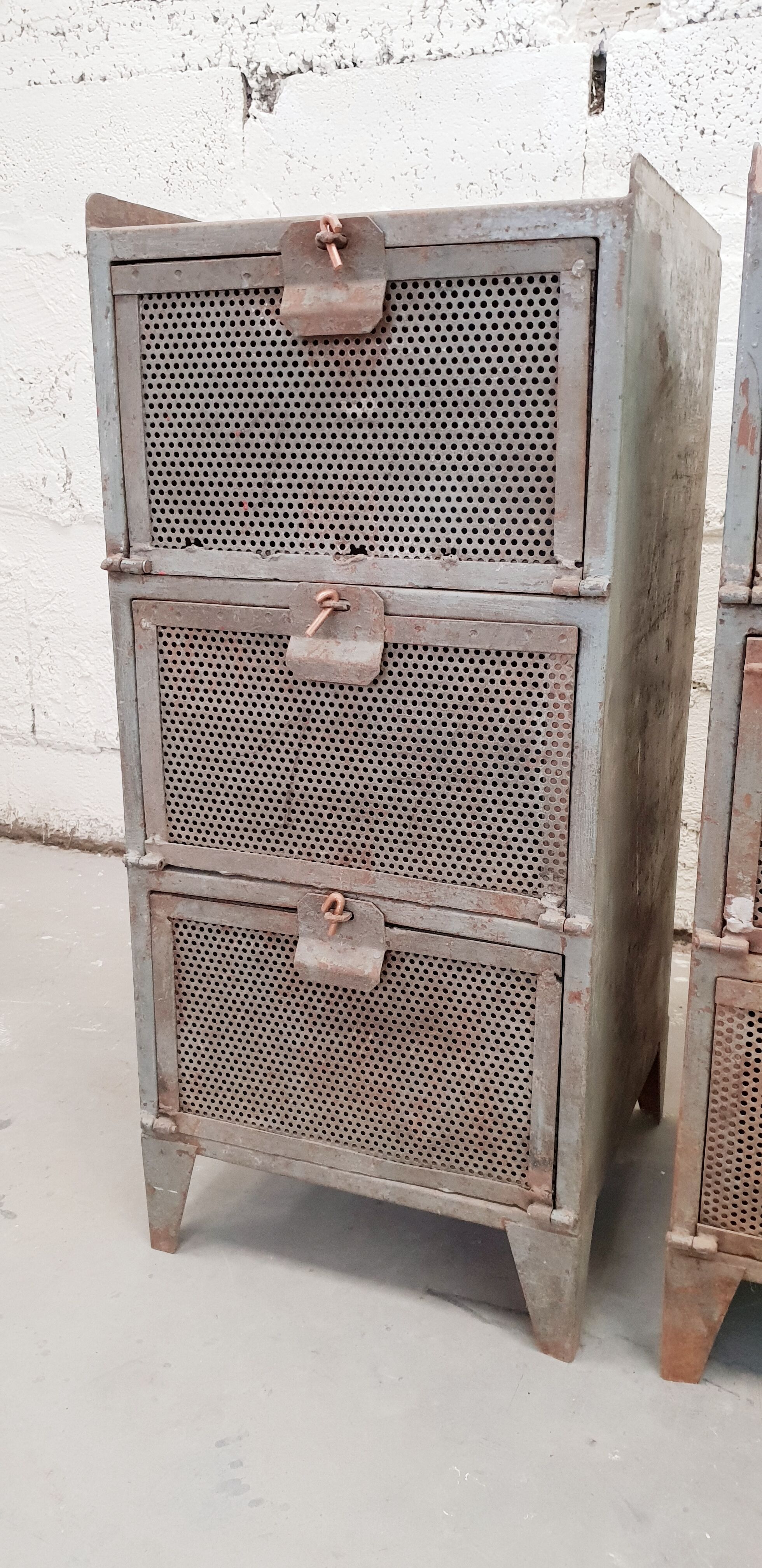 4 industrial workshop maids