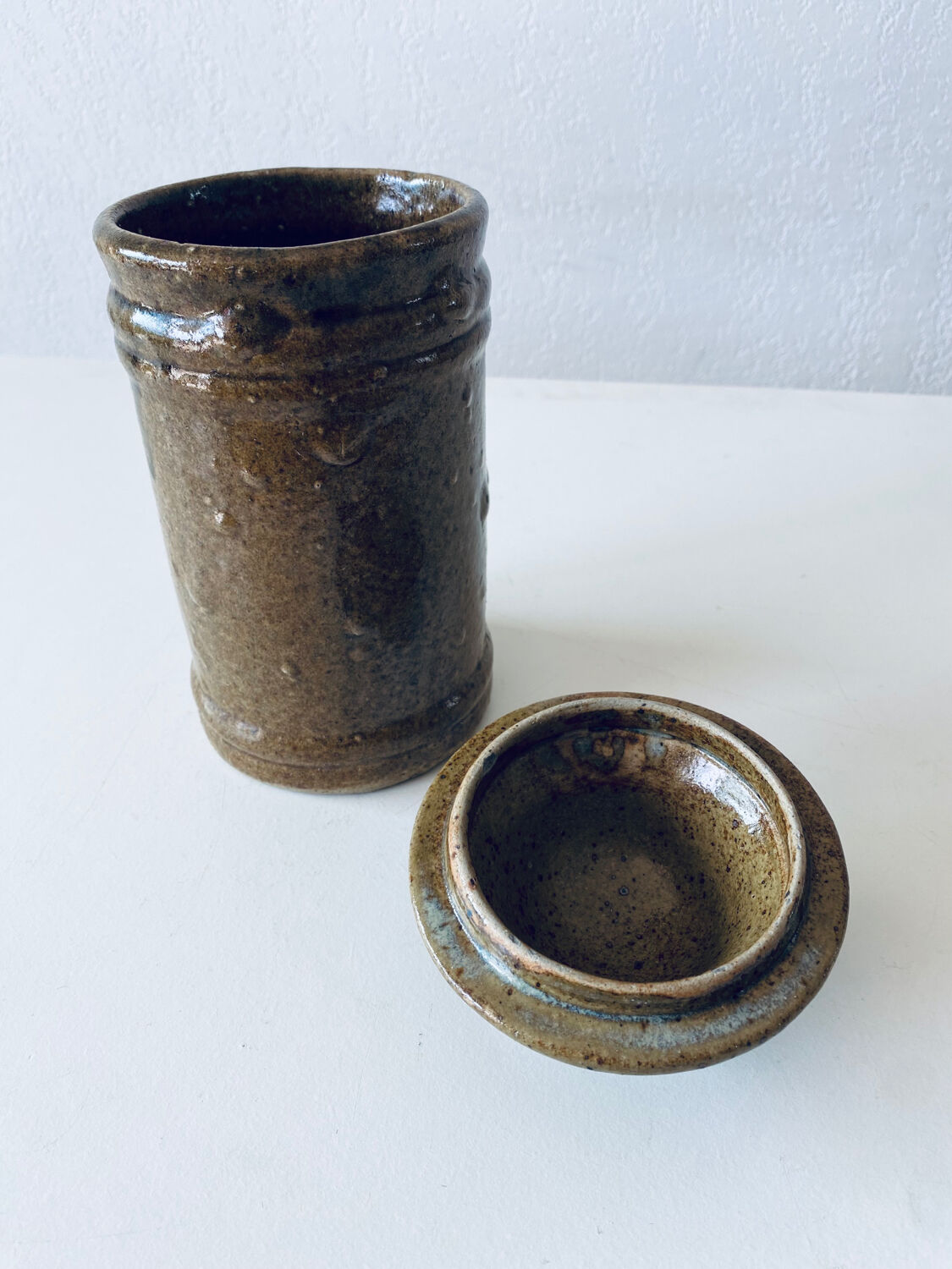 Stoneware candy pot