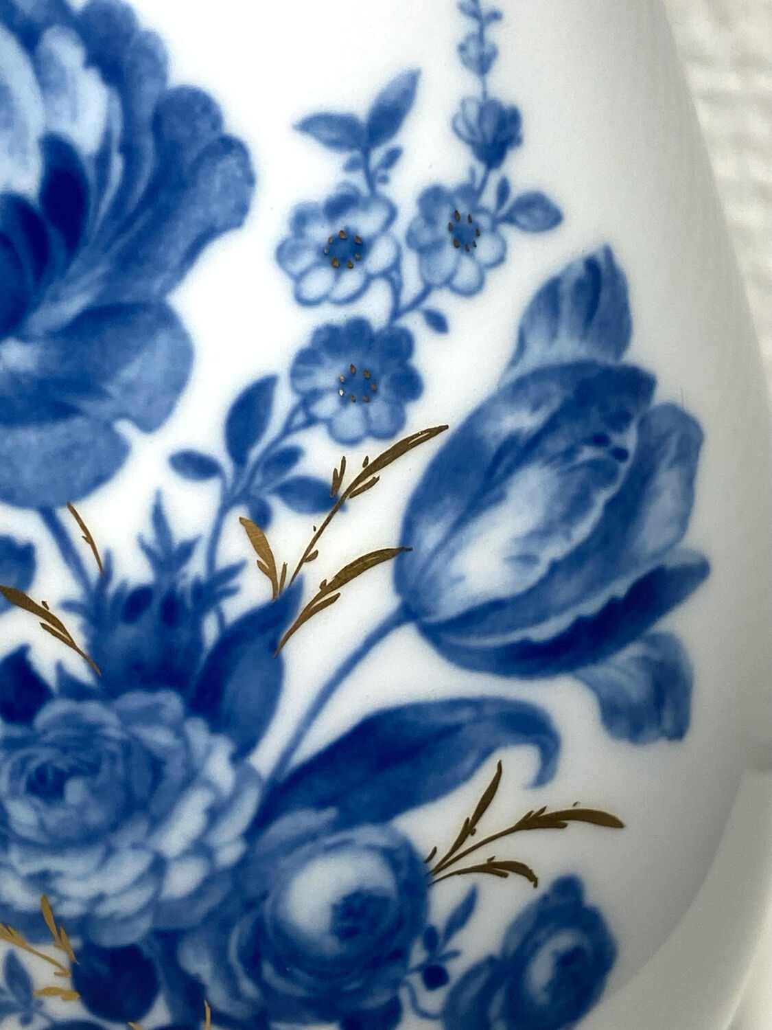 Meissan porcelain vase
