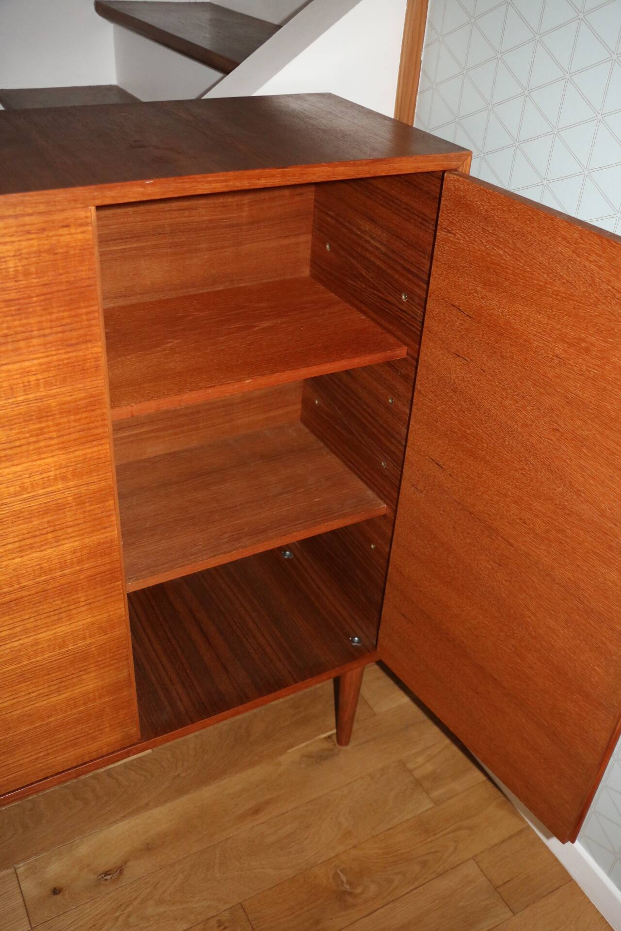 Console sideboard with 2 doors