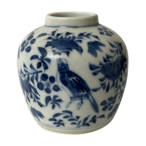 Pot blanc bleu à décor