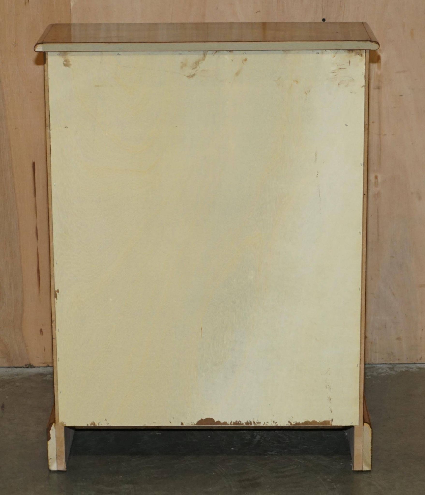 Flamed walnut sideboard for 36 bottles with drawer