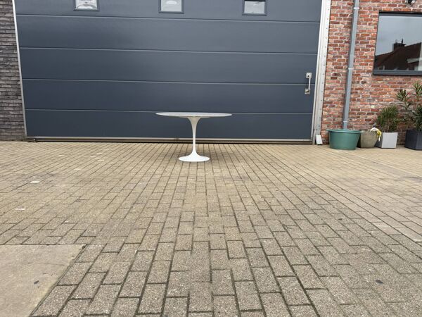 Table à manger Knoll Tulip originale en marbre de Carrare (120cm)