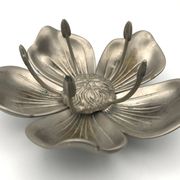 Vintage lotus flower ashtray with 5 removable petals in silver metal