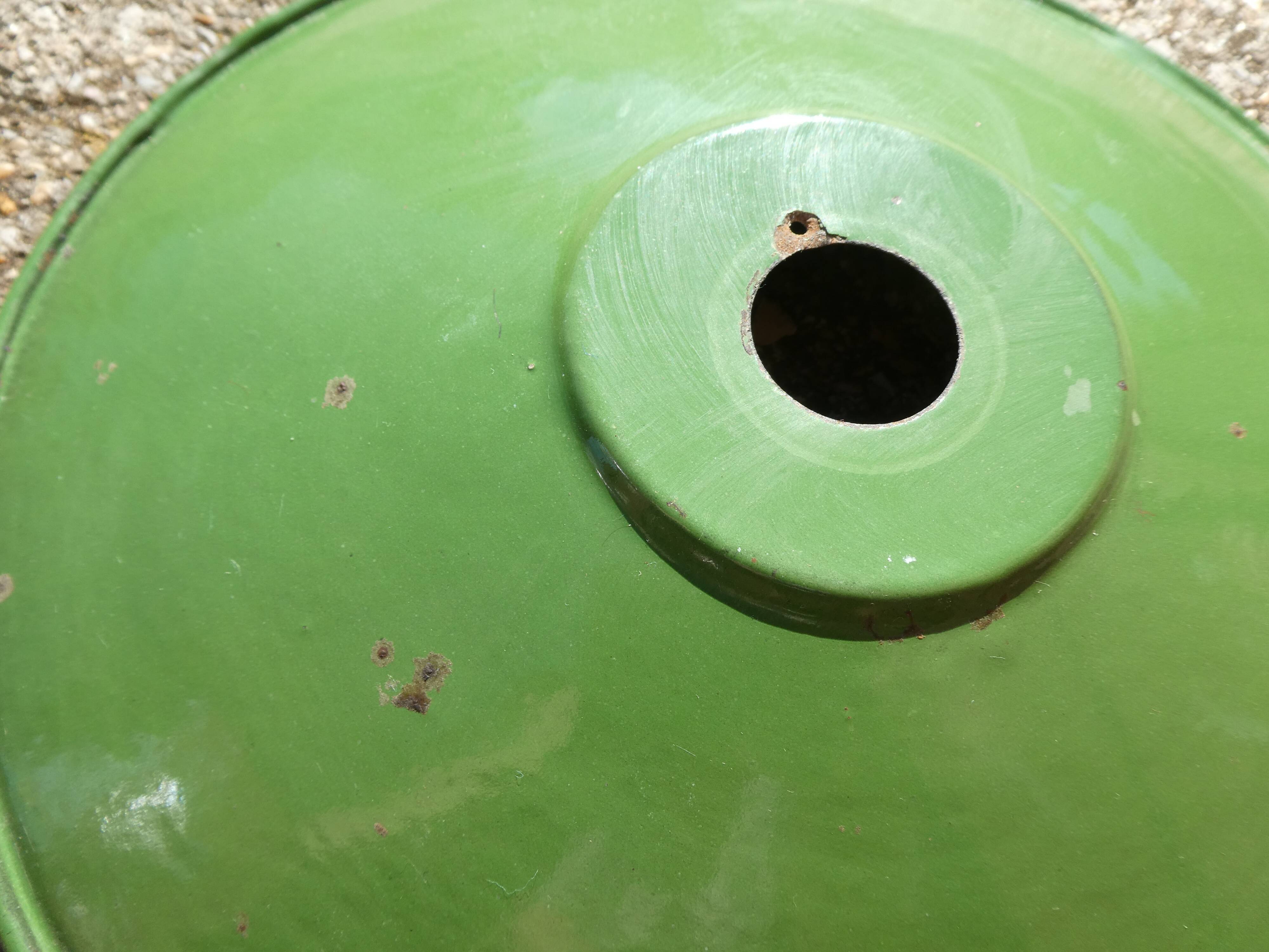 Set of 3 green lampshades in vintage enamelled sheet metal