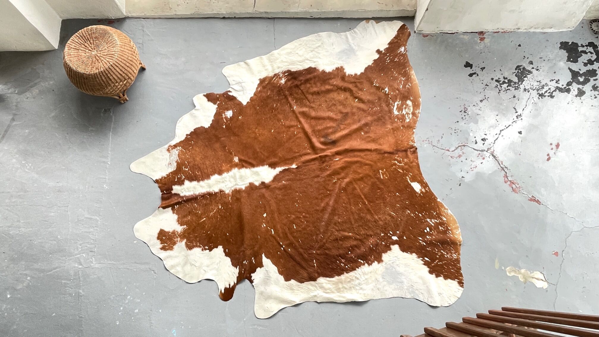 Caramel cowhide carpet