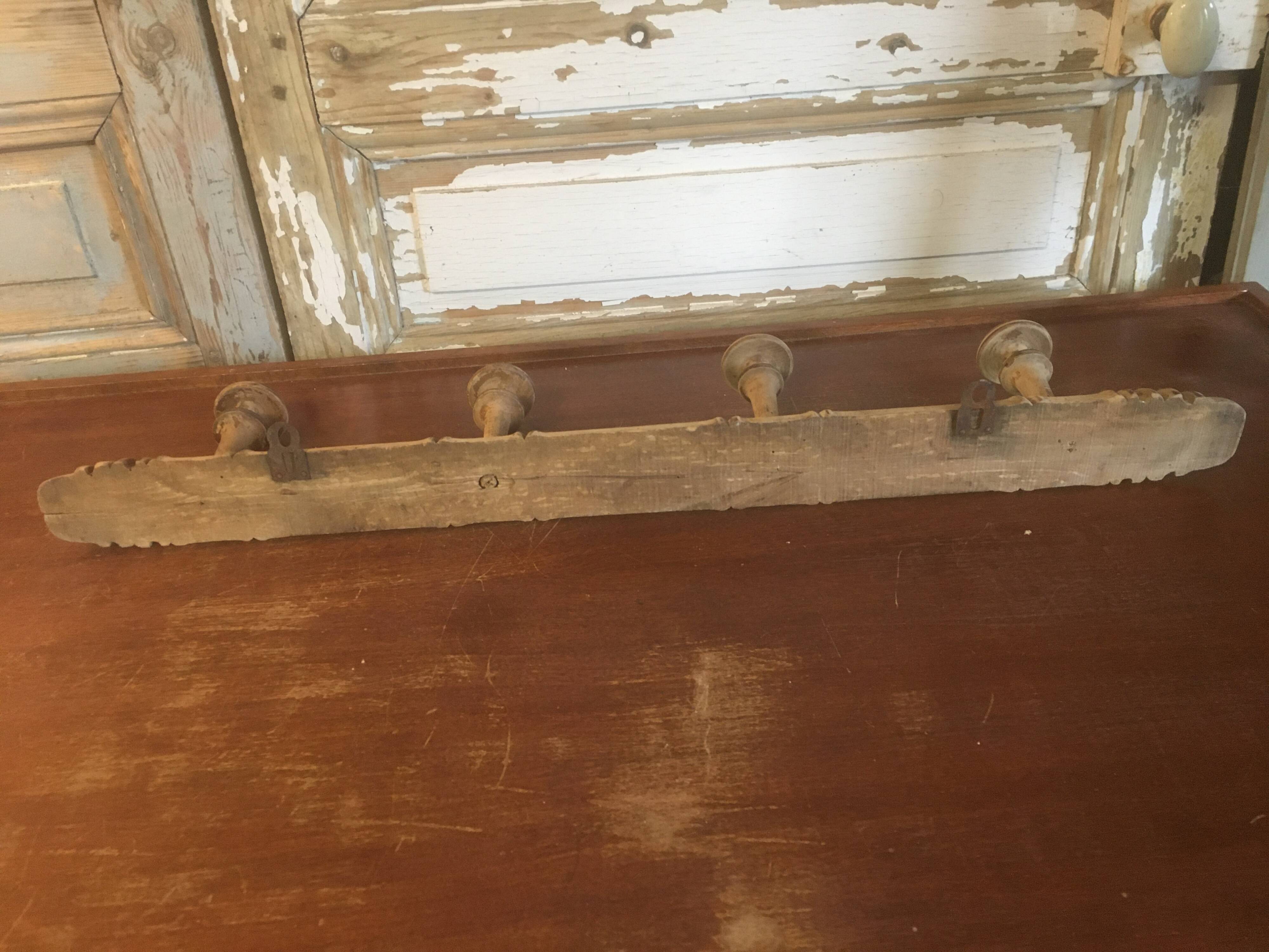 Wall coat rack with 4 hooks in raw wood