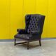 Chaise à dossier à oreilles de style Chesterfield en cuir capitonné vintage (le prix est pour une chaise)