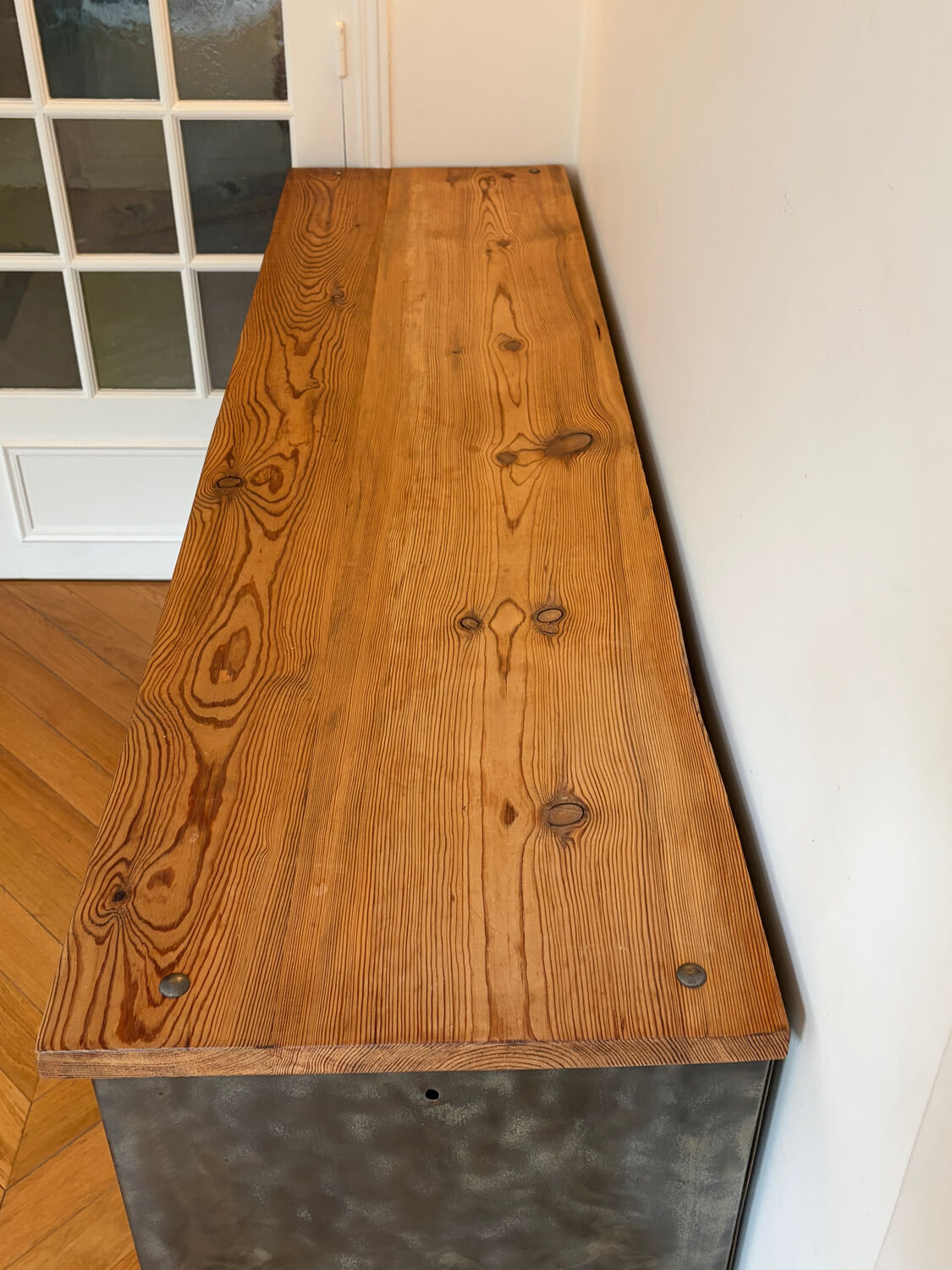 Storage furniture in steel and wood